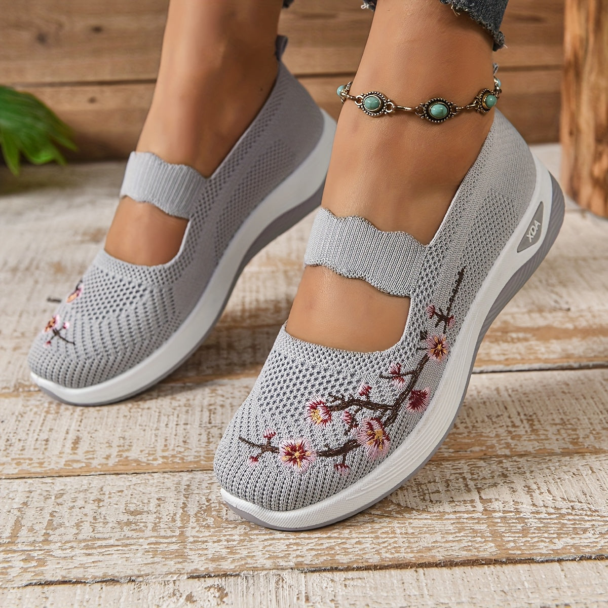 Laura™ | Zapatos Ortopédicos con Bordado Floral
