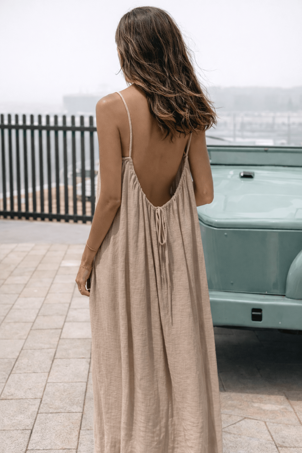 Rückenfreies langes Kleid