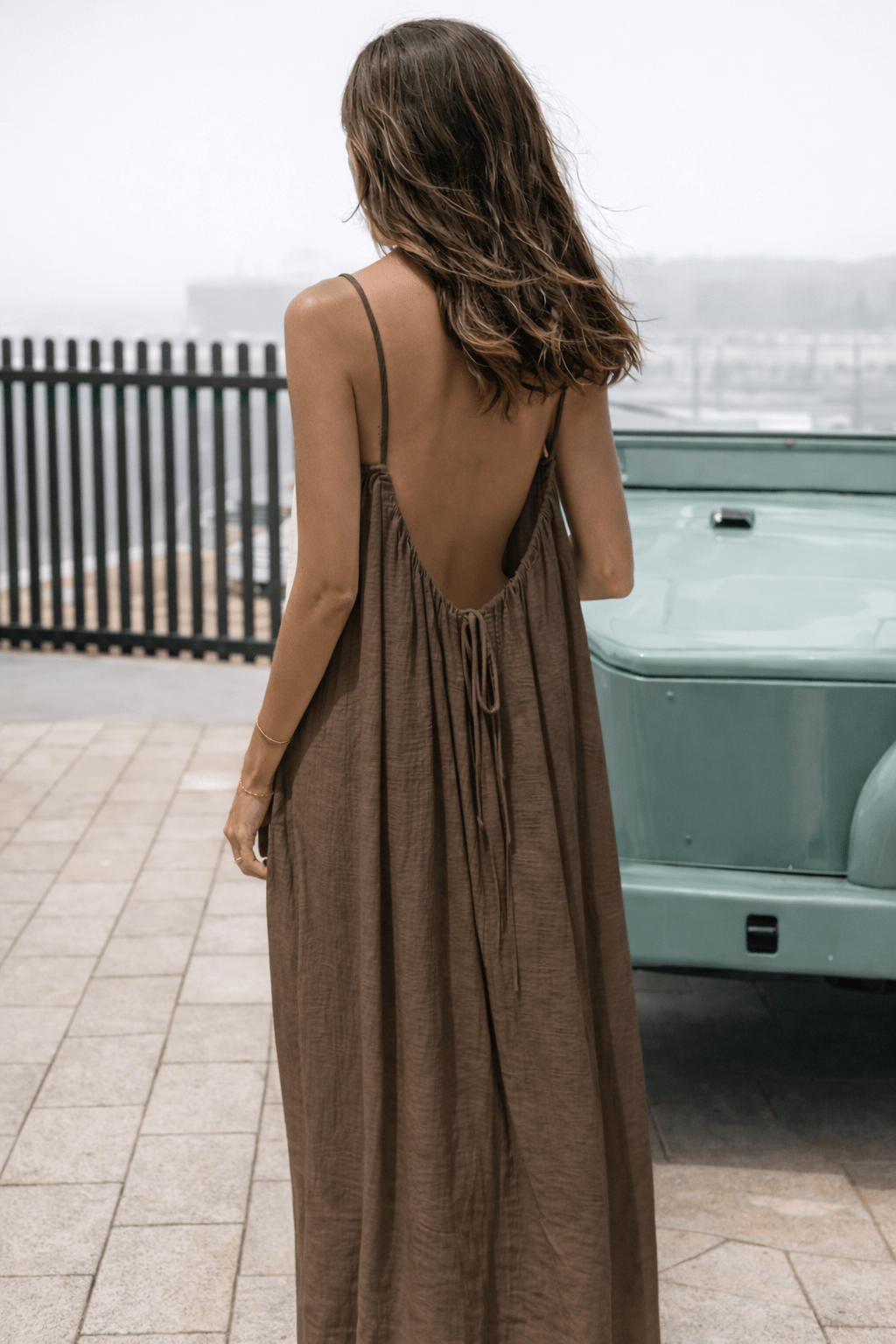 Rückenfreies langes Kleid