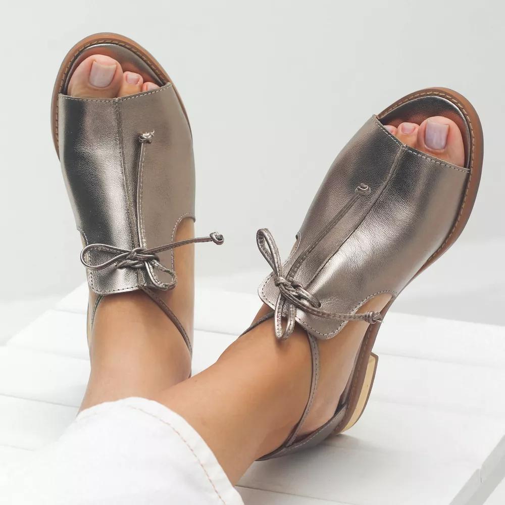 Cloe™ | Sandalias planas de piel con lazo ajustable